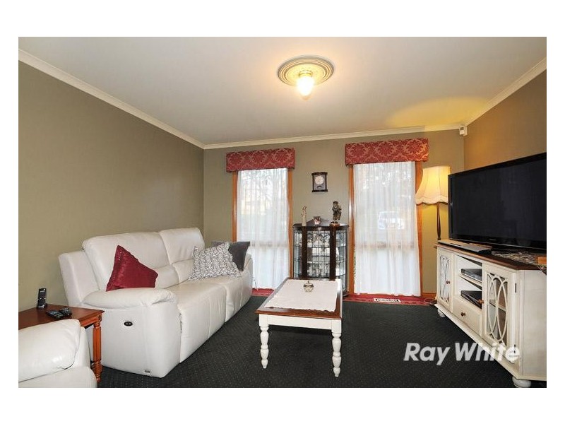 10 Tarrangower Place, Berwick VIC 3806