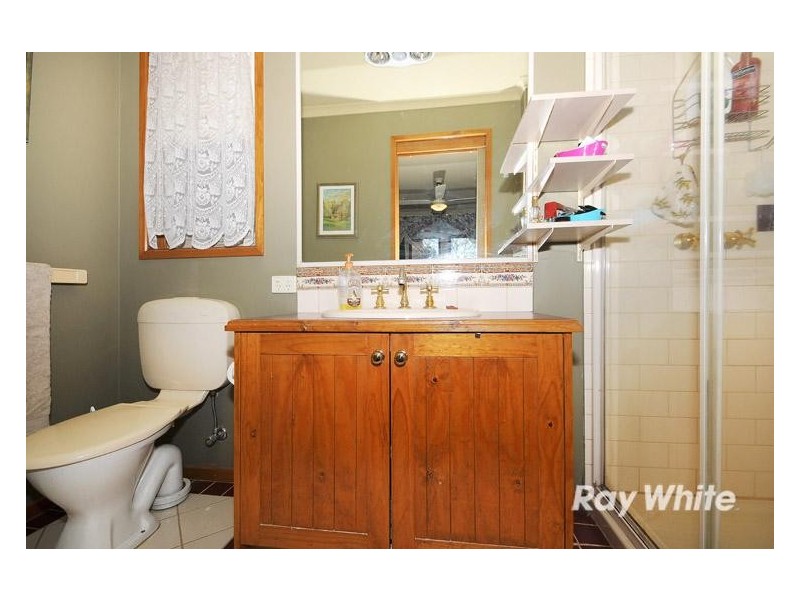 10 Tarrangower Place, Berwick VIC 3806