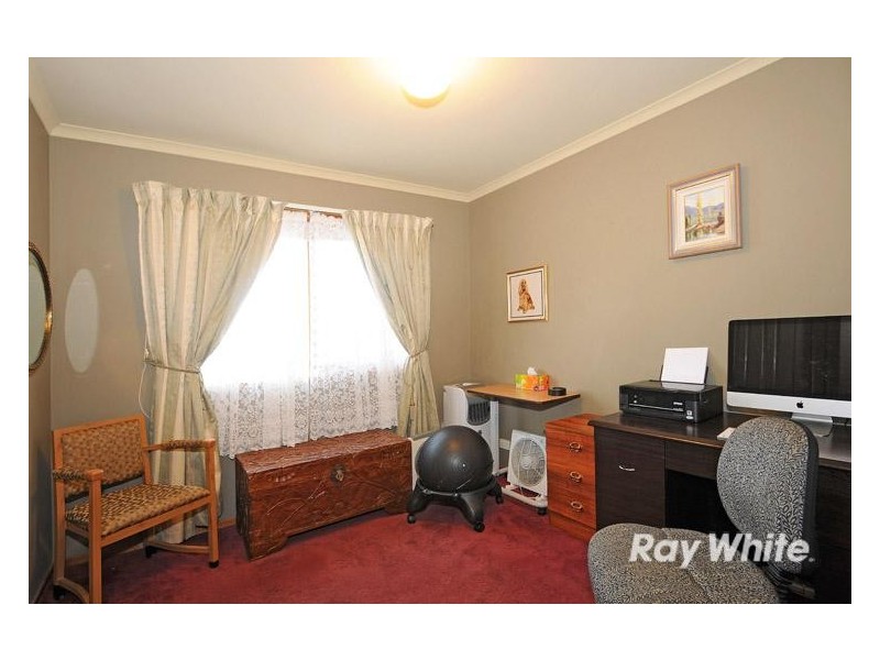 10 Tarrangower Place, Berwick VIC 3806