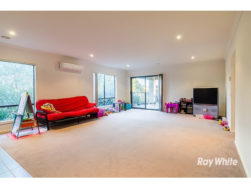 15 Cerbera Bend, Cranbourne North VIC 3977