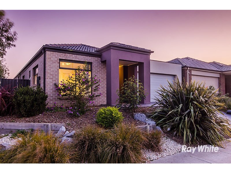 15 Cerbera Bend, Cranbourne North VIC 3977