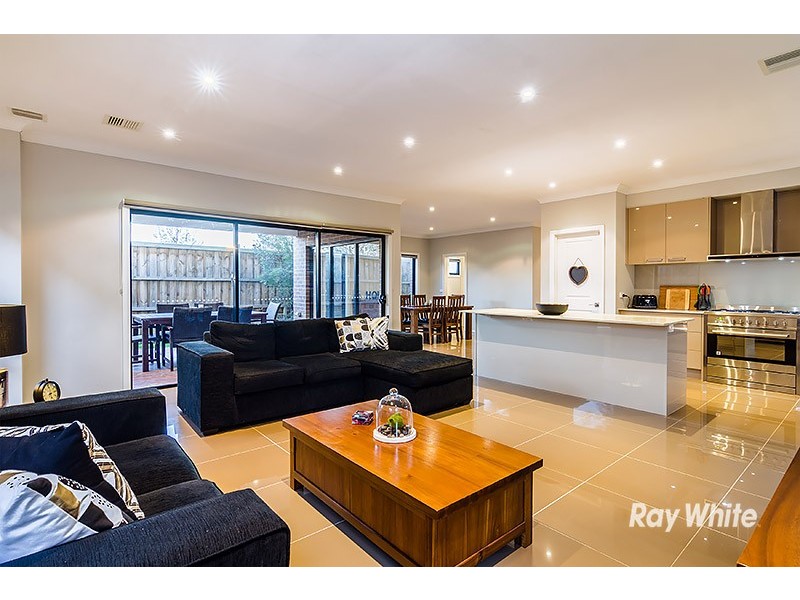 40 John Russell Road, Cranbourne West VIC 3977