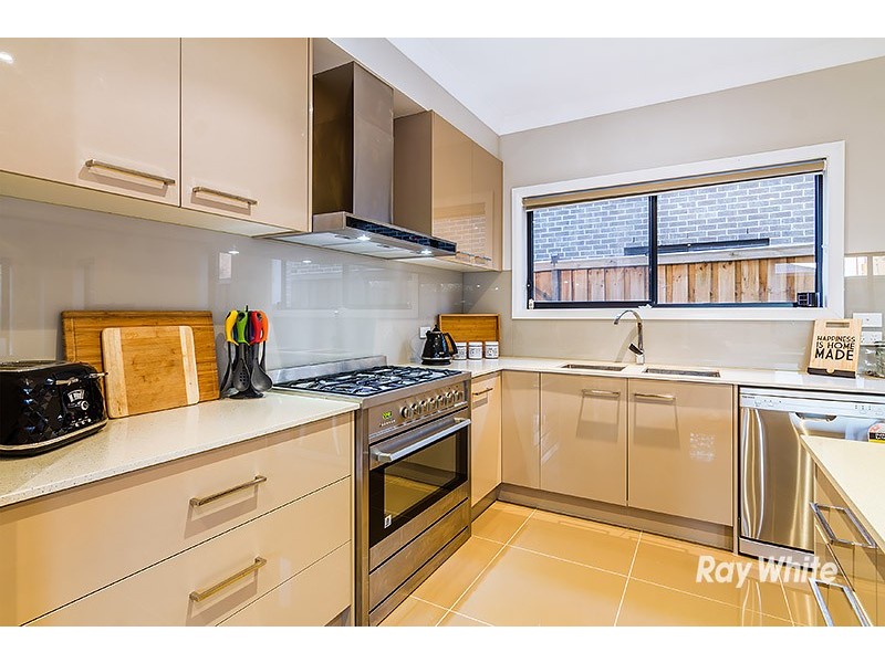 40 John Russell Road, Cranbourne West VIC 3977