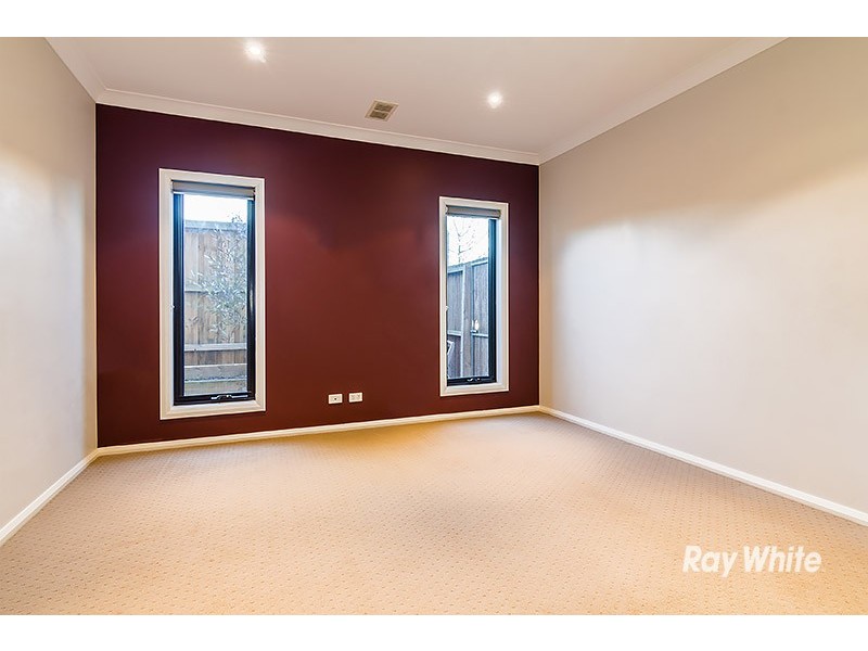 40 John Russell Road, Cranbourne West VIC 3977