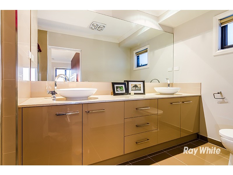 40 John Russell Road, Cranbourne West VIC 3977