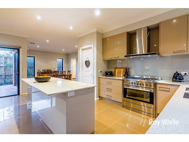 40 John Russell Road, Cranbourne West VIC 3977