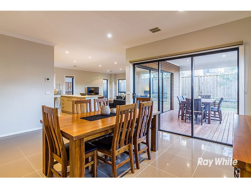 40 John Russell Road, Cranbourne West VIC 3977