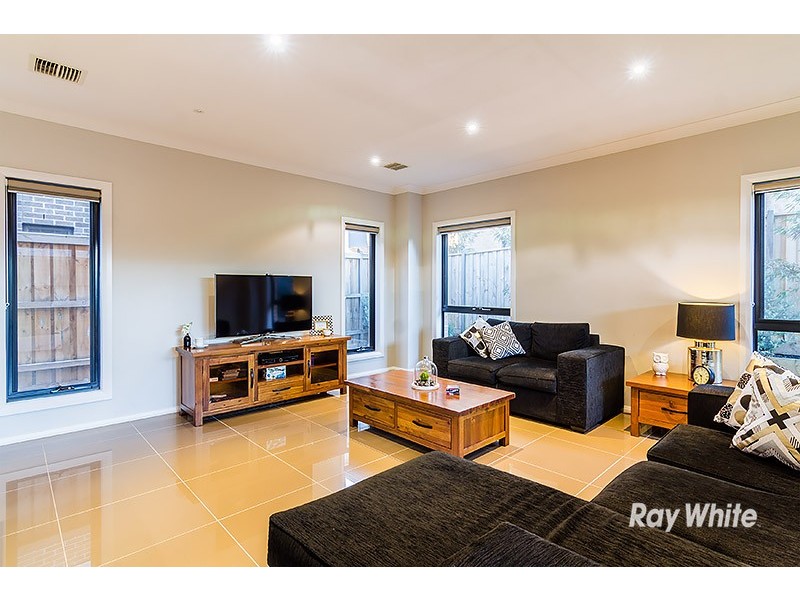40 John Russell Road, Cranbourne West VIC 3977