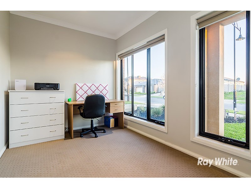 40 John Russell Road, Cranbourne West VIC 3977