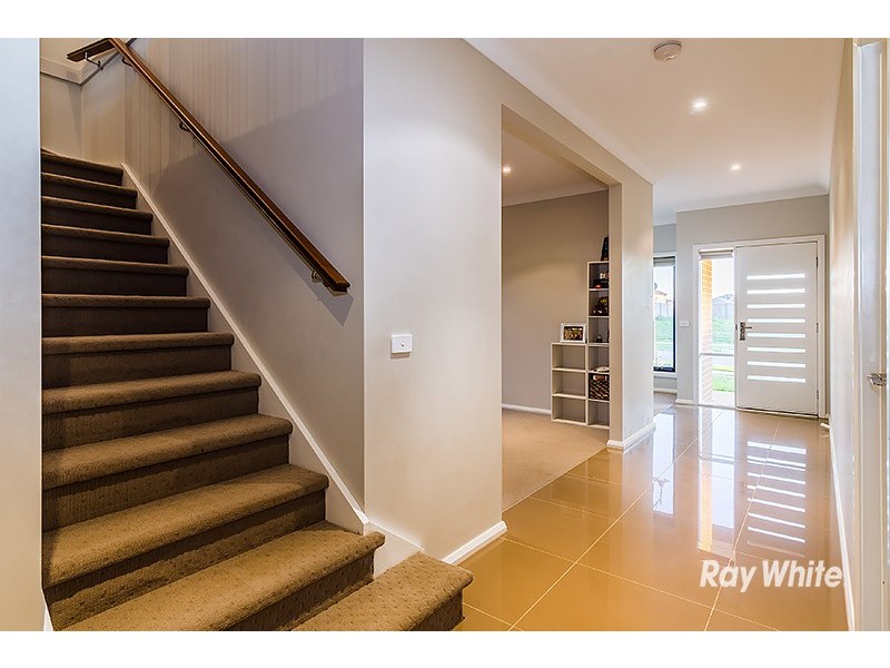 40 John Russell Road, Cranbourne West VIC 3977