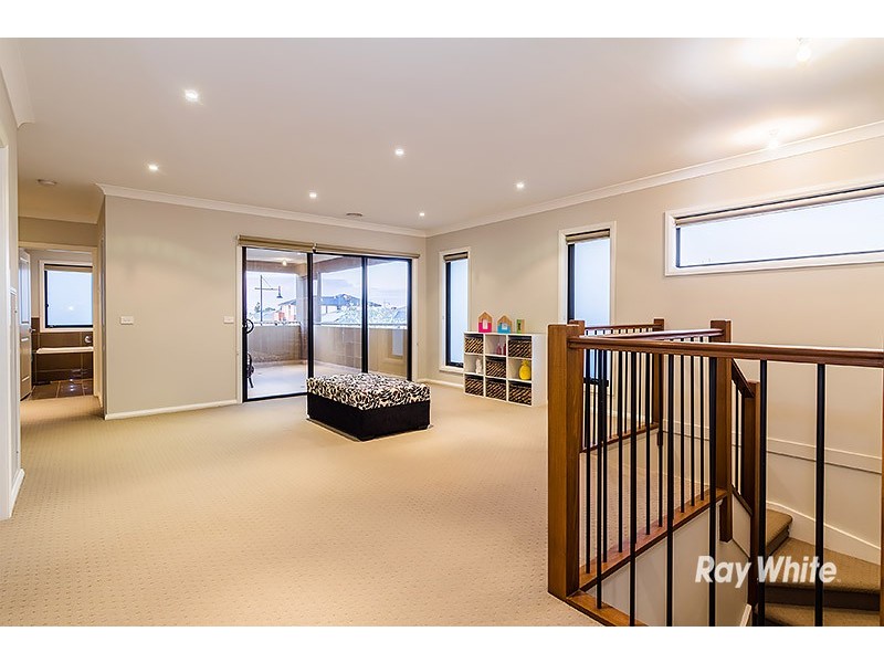 40 John Russell Road, Cranbourne West VIC 3977