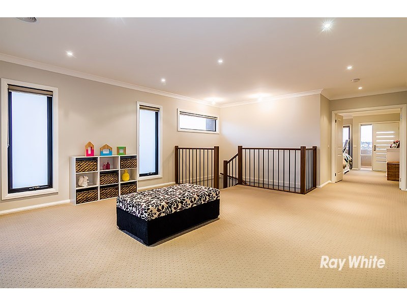 40 John Russell Road, Cranbourne West VIC 3977