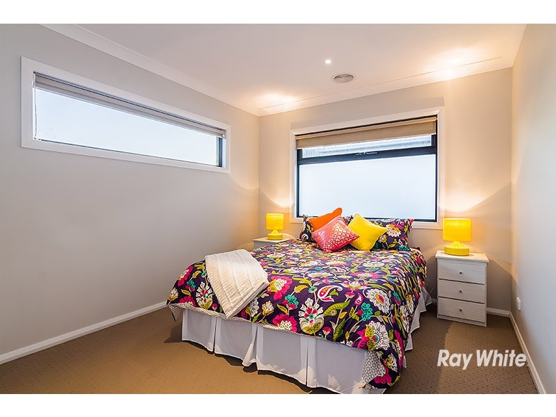 40 John Russell Road, Cranbourne West VIC 3977