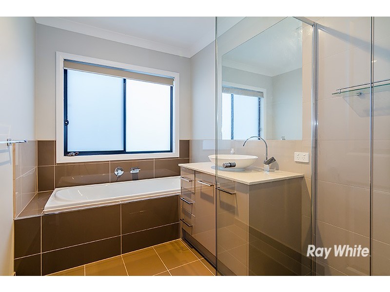 40 John Russell Road, Cranbourne West VIC 3977