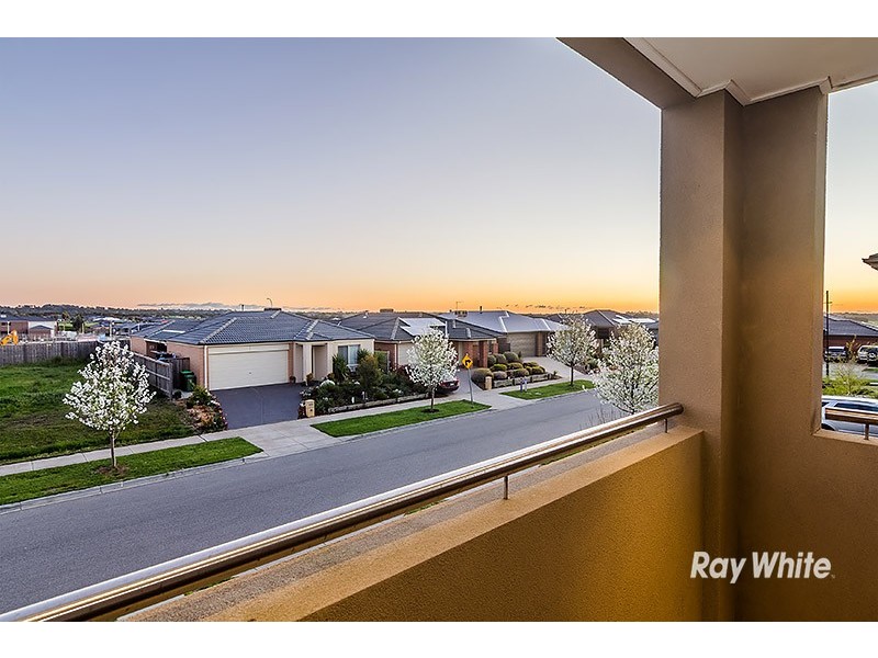 40 John Russell Road, Cranbourne West VIC 3977