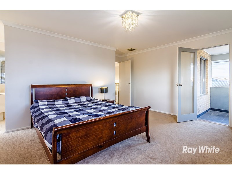 2 Foxhound Grove, Cranbourne East VIC 3977