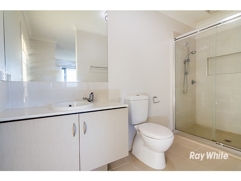 2 Foxhound Grove, Cranbourne East VIC 3977