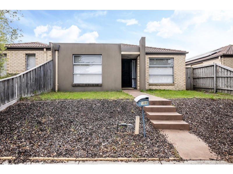 100 Majestic Boulevard, Cranbourne VIC 3977