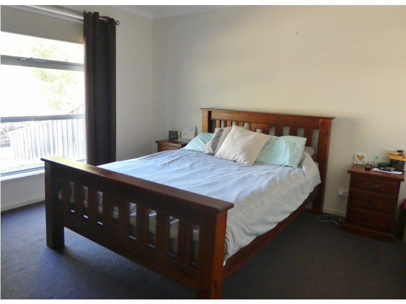100 Majestic Boulevard, Cranbourne VIC 3977