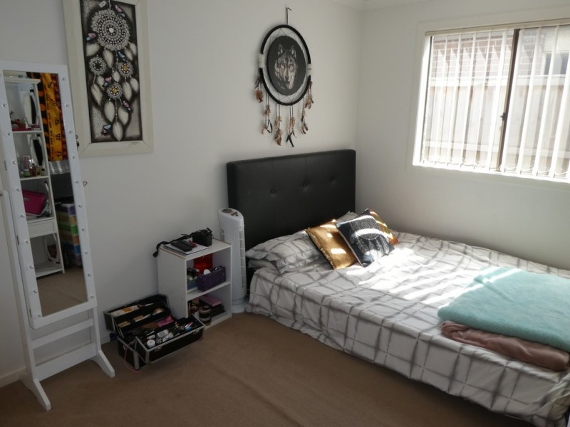 8 Islington Avenue, Cranbourne North VIC 3977