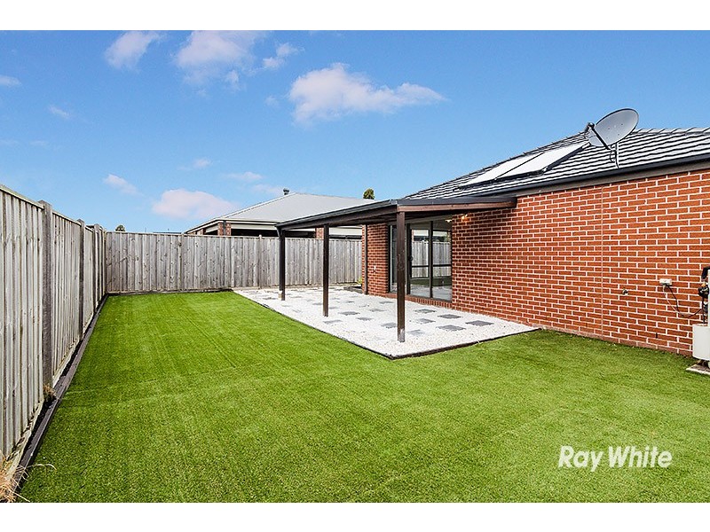 10 Quarters Boulevard, Cranbourne West VIC 3977