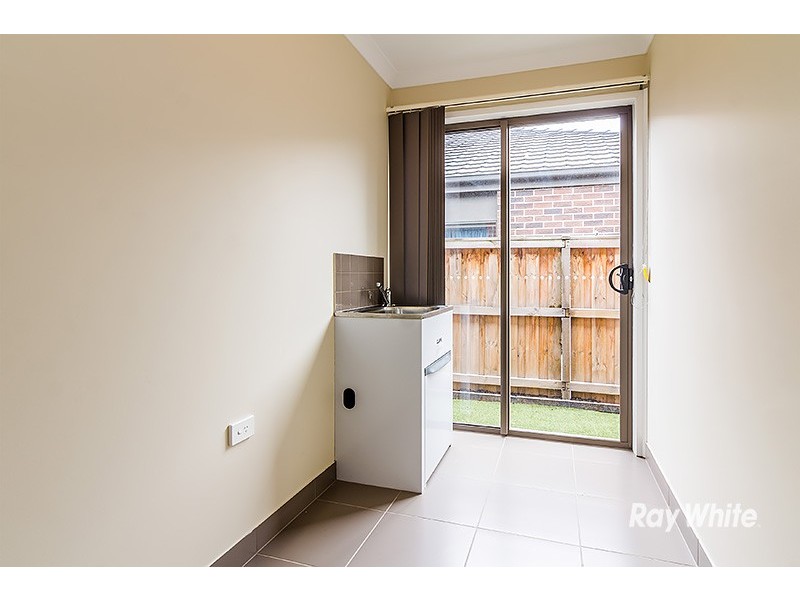 10 Quarters Boulevard, Cranbourne West VIC 3977