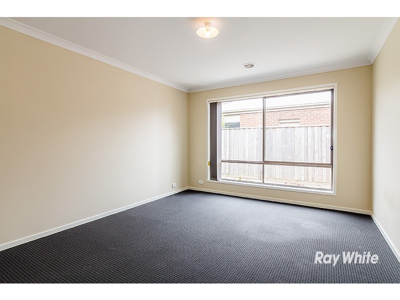 10 Quarters Boulevard, Cranbourne West VIC 3977