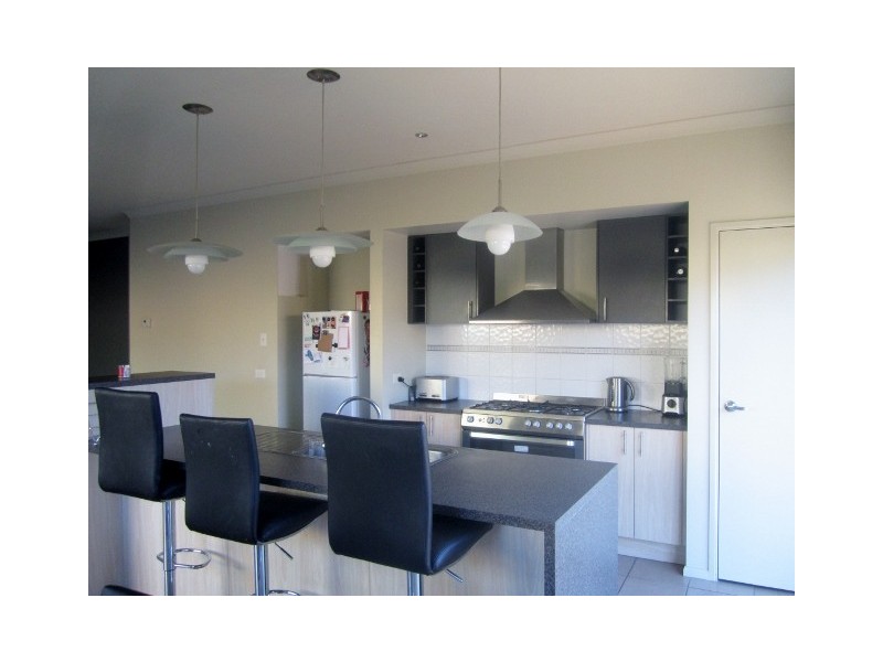 6 Sarton Link, Pakenham VIC 3810