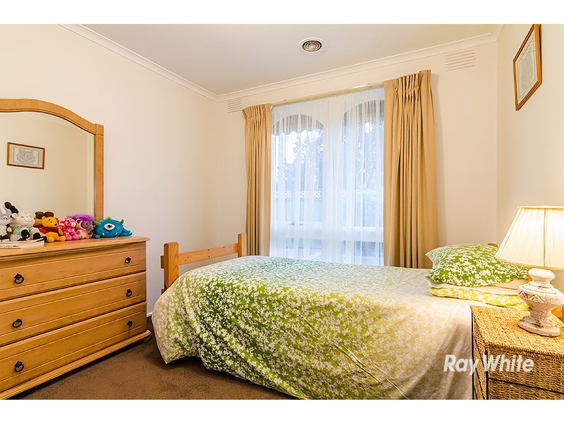 18 Clairmont Avenue, Cranbourne VIC 3977