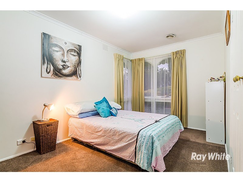 18 Clairmont Avenue, Cranbourne VIC 3977