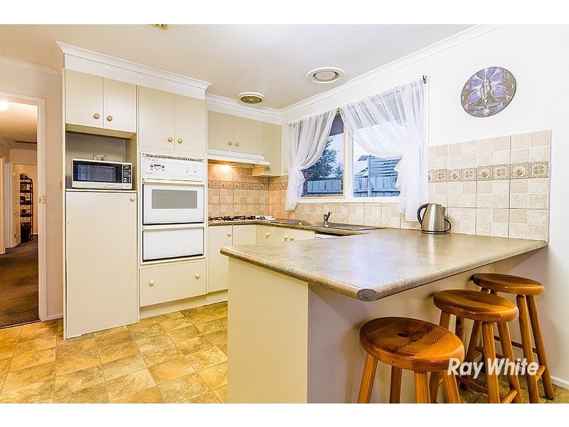 18 Clairmont Avenue, Cranbourne VIC 3977