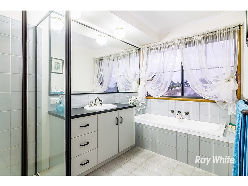 87 Waverley Park Drive, Cranbourne North VIC 3977