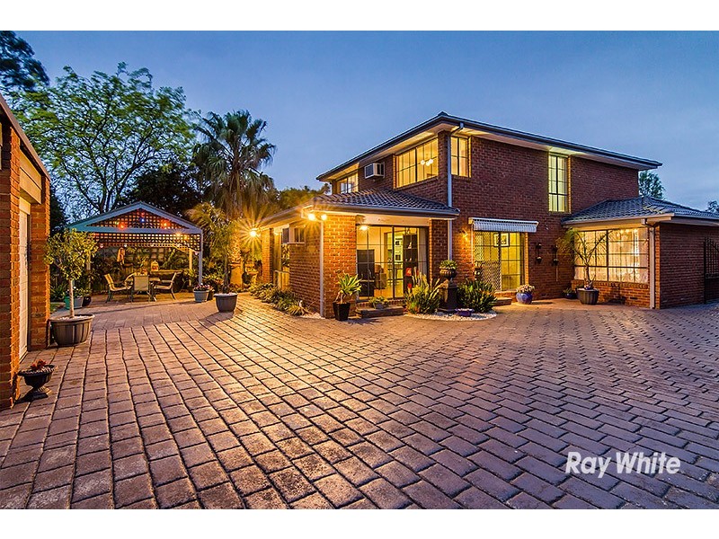 87 Waverley Park Drive, Cranbourne North VIC 3977