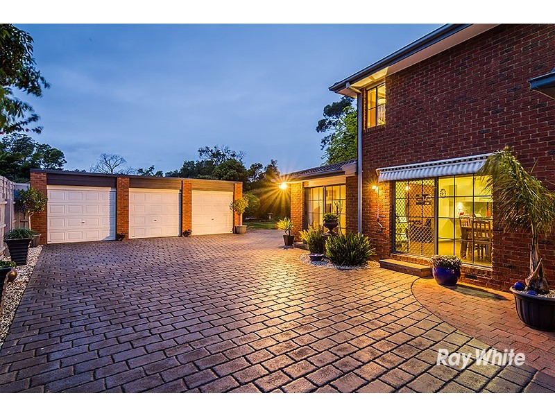 87 Waverley Park Drive, Cranbourne North VIC 3977