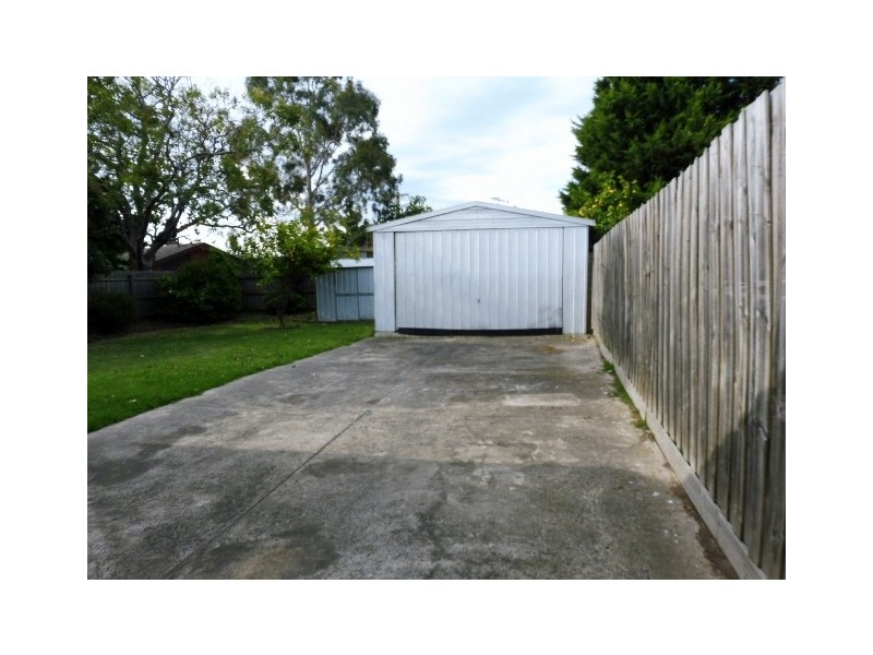 7 Valma Avenue, Cranbourne VIC 3977