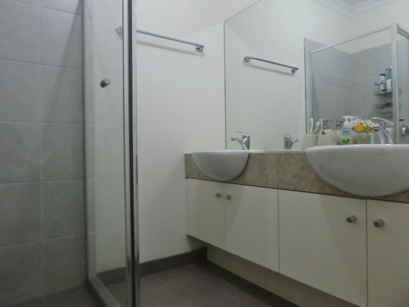 13 Gelderland Drive, Clyde North VIC 3978