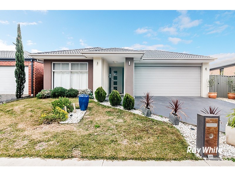 300 Casey Fields Boulevard, Cranbourne East VIC 3977