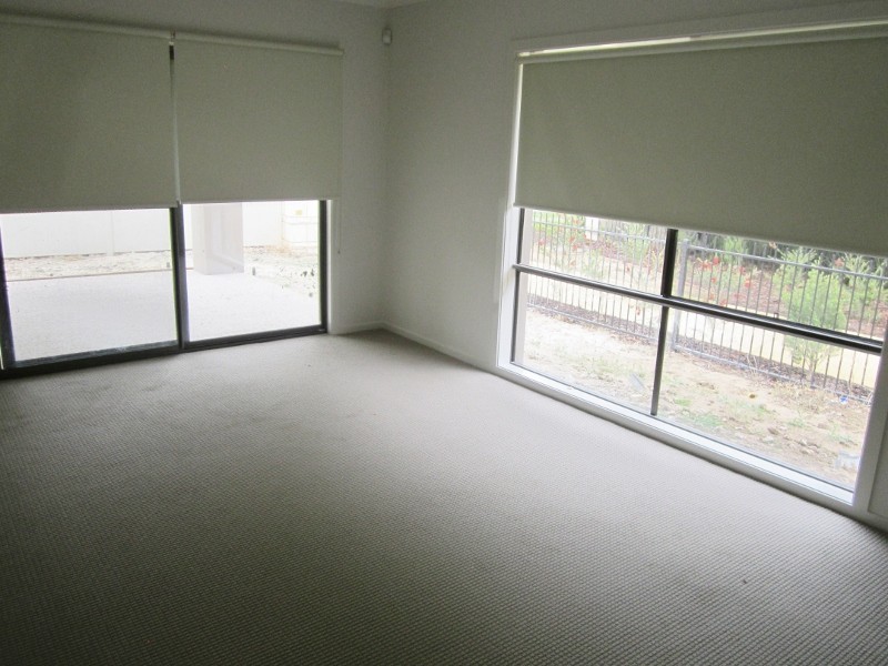 1 Greenside Circuit, Sandhurst VIC 3977