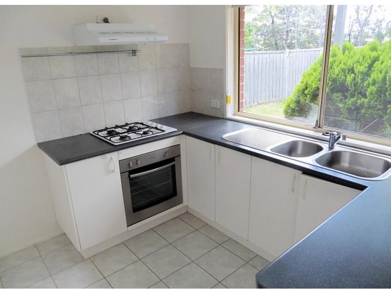 18 Dutton Close, Lynbrook VIC 3975