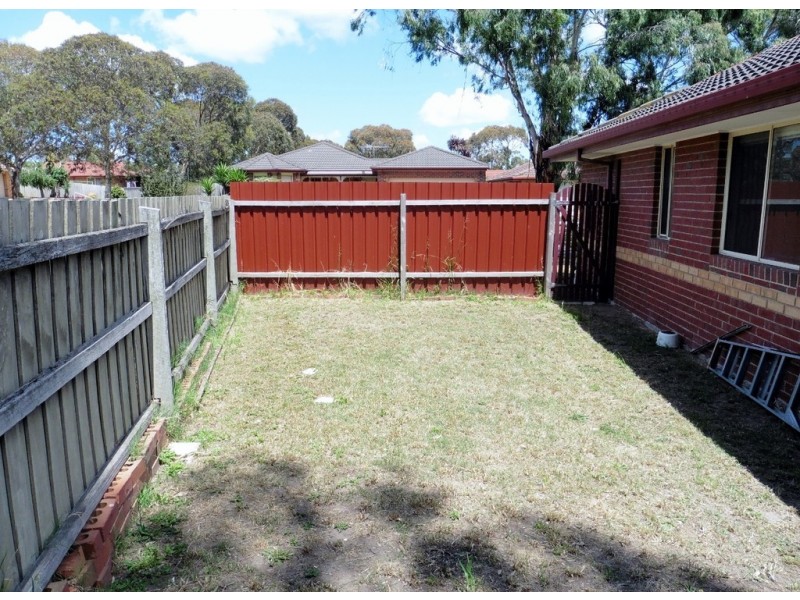 18 Dutton Close, Lynbrook VIC 3975