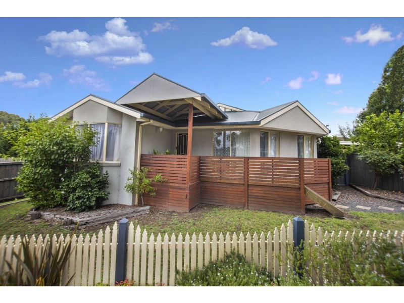 61 Baringa Park Drive, Narre Warren South VIC 3805