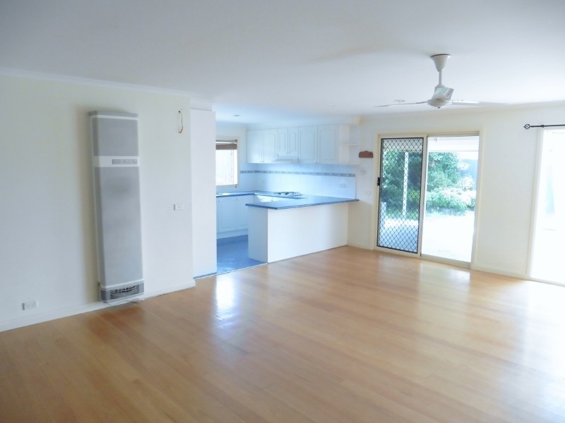 61 Baringa Park Drive, Narre Warren South VIC 3805