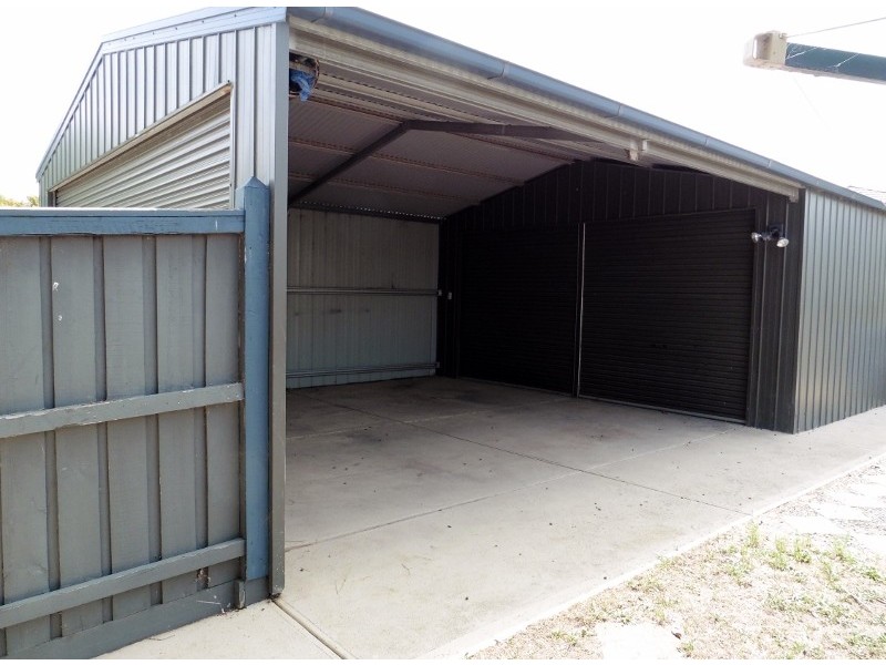 61 Baringa Park Drive, Narre Warren South VIC 3805