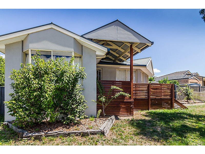61 Baringa Park Drive, Narre Warren South VIC 3805