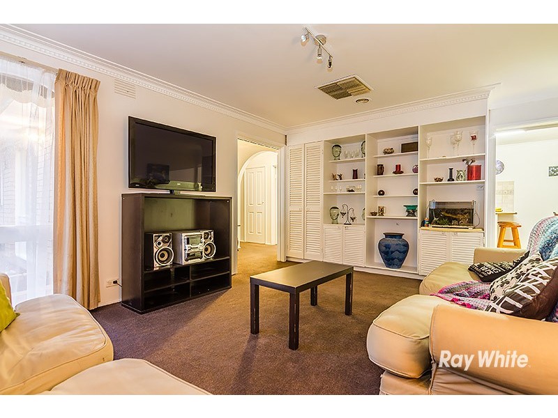18 Clairmont Avenue, Cranbourne VIC 3977