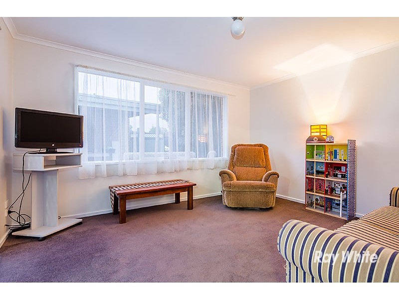 18 Clairmont Avenue, Cranbourne VIC 3977
