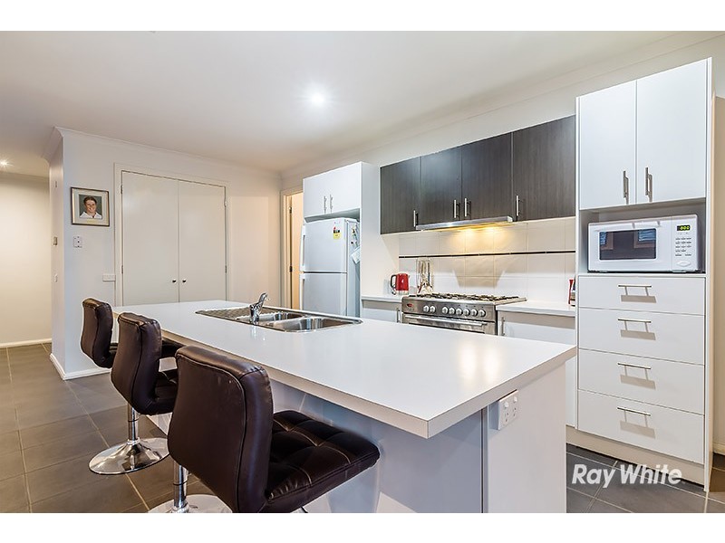 38 Flash Dan Drive, Cranbourne East VIC 3977