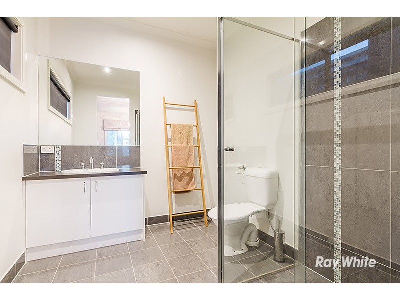 38 Flash Dan Drive, Cranbourne East VIC 3977