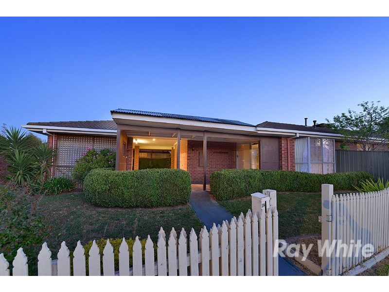18 Scarborough Avenue, Cranbourne West VIC 3977