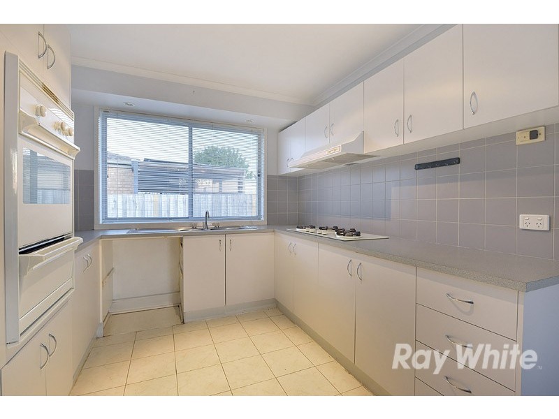18 Scarborough Avenue, Cranbourne West VIC 3977